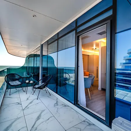 Sunrise Sea&pool View White Titanic With Private Parking Apartman *